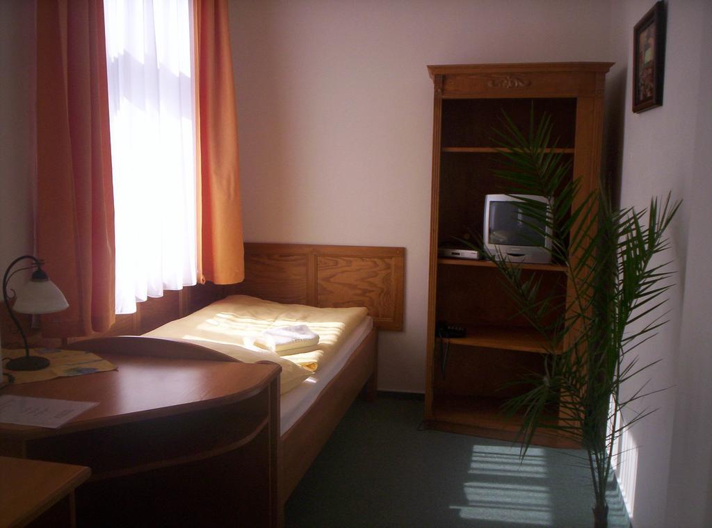 Hotel Krakonos Trutnov Exteriör bild