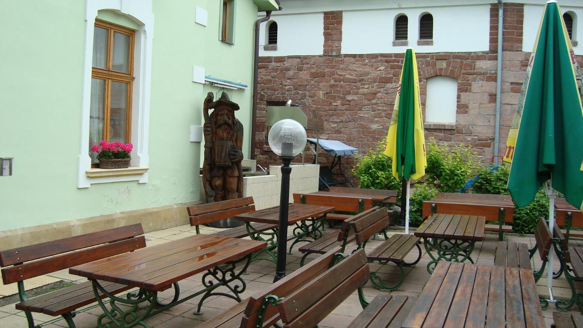 Hotel Krakonos Trutnov Exteriör bild