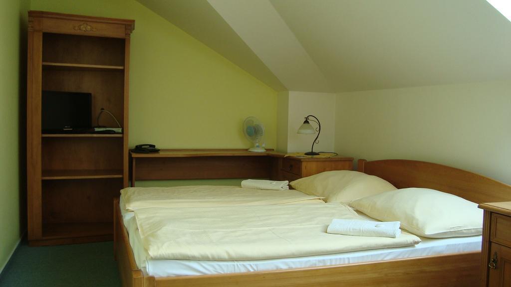 Hotel Krakonos Trutnov Exteriör bild